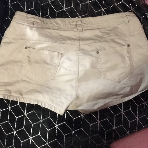 Xx high waisted shorts - Picture 2 of 2